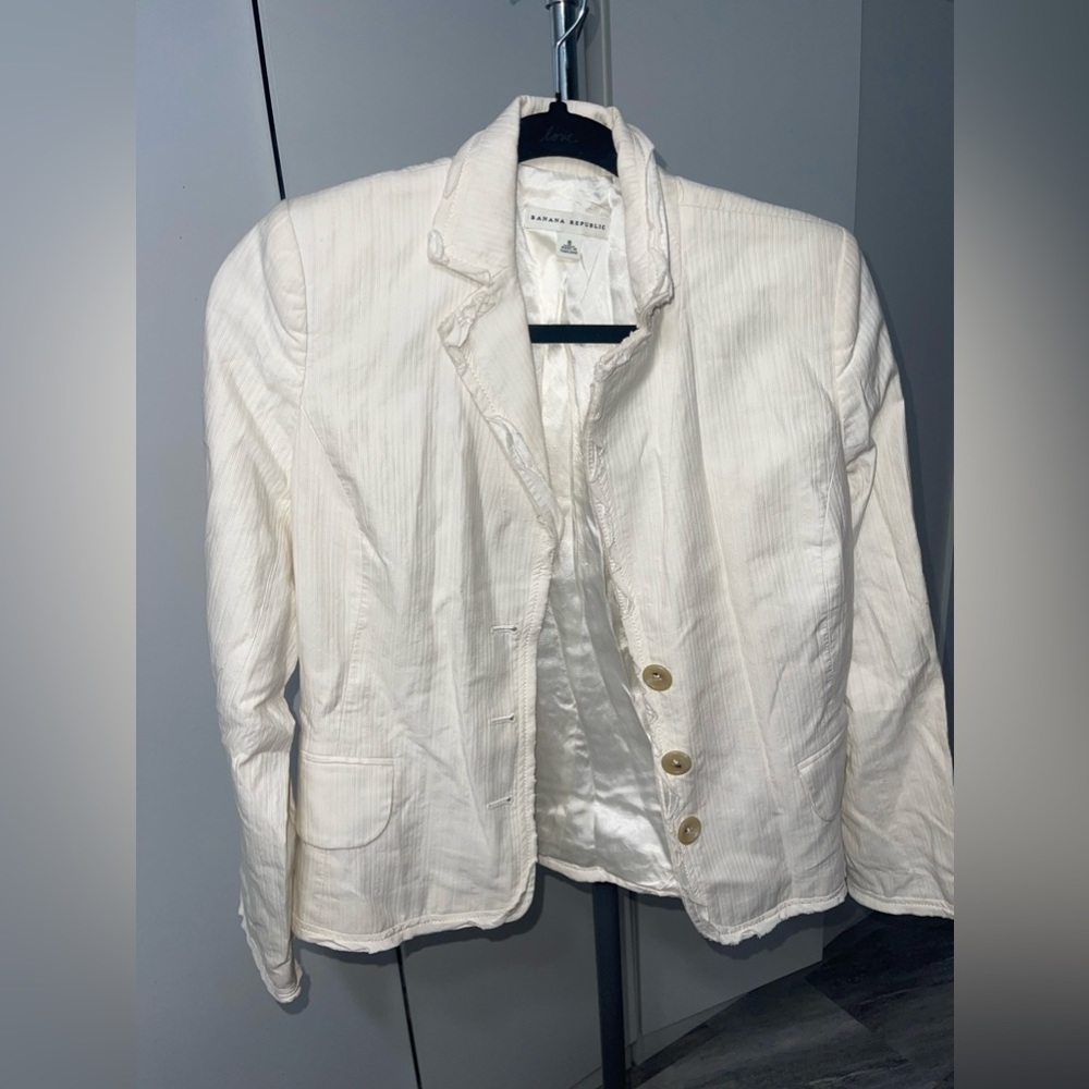 This nice blazer from banana republic is so cute.